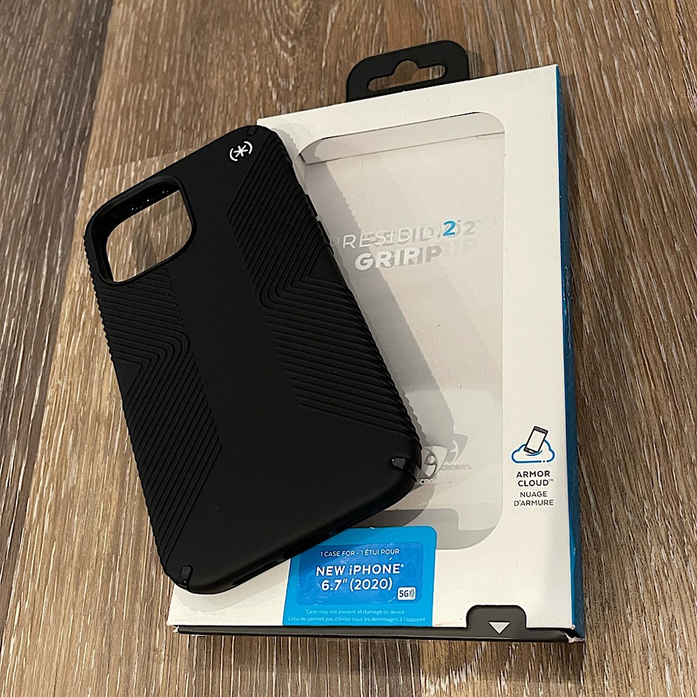 IPhone 12 Max Pro Speck Case 6.7”